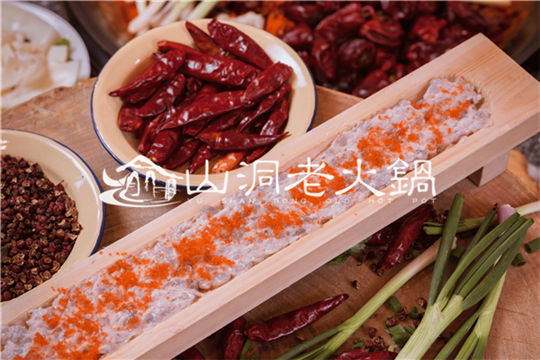 重庆老火锅哪家最好吃？这家店天天人满为患！