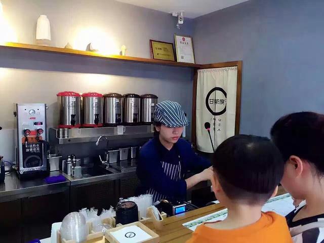 奶茶公司对加盟店的培训(奶茶加盟店的员工培训方面如何要求) 奶茶公司对加盟店的培训