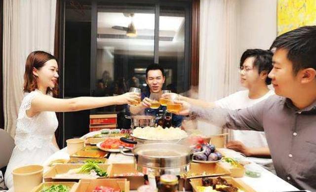 火锅食材店自己开还是加盟