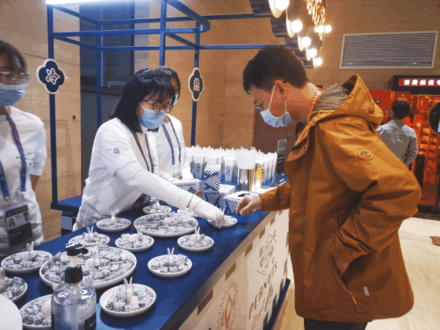 大白兔花生牛轧糖奶茶加盟