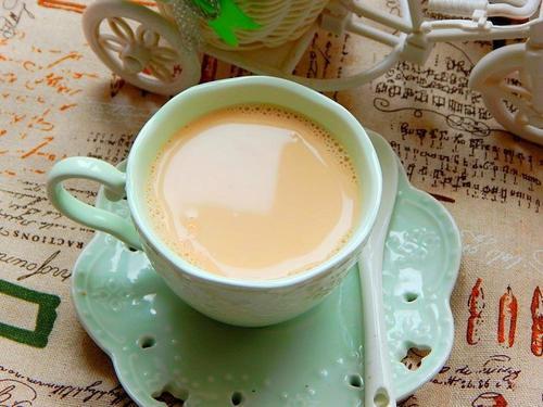 奶茶加盟有哪几类费用(开奶茶加盟店需要的几种成本费用) 奶茶加盟有哪几类费用