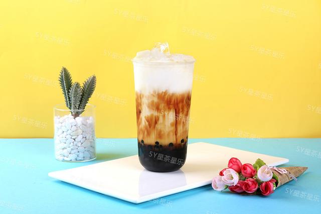 自己开奶茶还是加盟