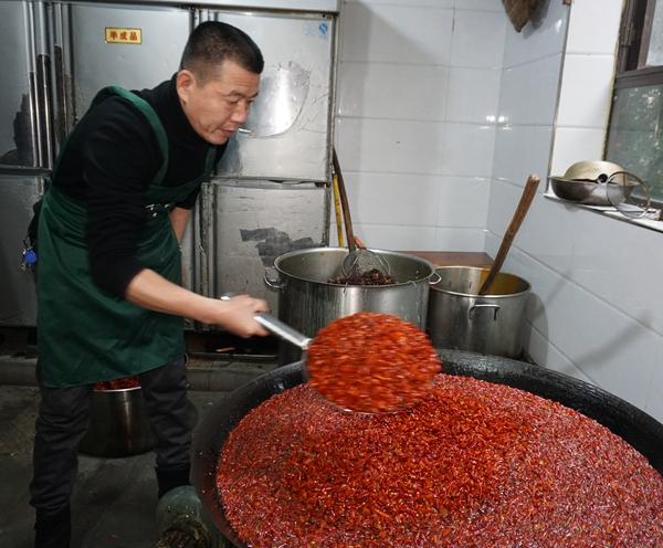 偷渡老火锅(新村加盟店)怎么样