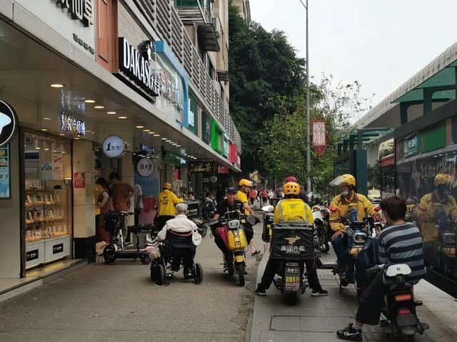 开家奶茶店需要加盟费多少钱 利润多少