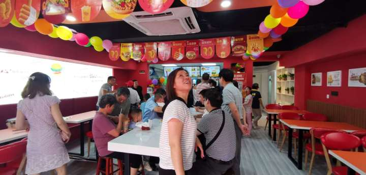 奶茶汉堡加盟店了解 快乐星汉堡