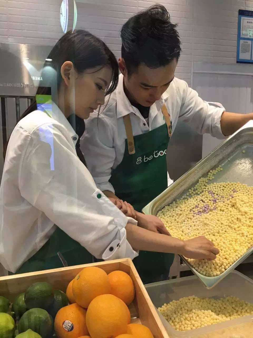 品牌奶茶加盟连锁店6