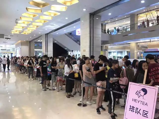 奶茶店自营和加盟