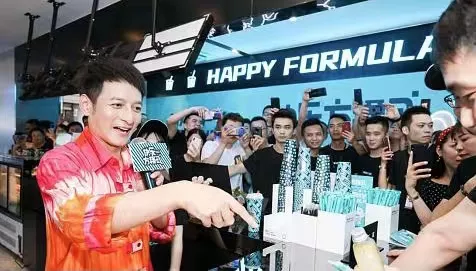 茶饮加盟店利弊分析(加盟连锁奶茶店的利与弊)